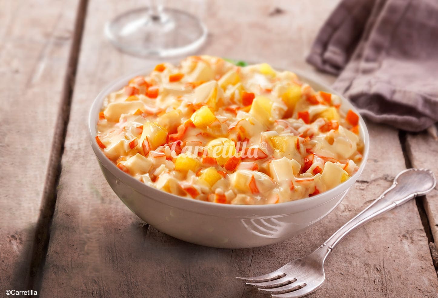 Ensalada de Palitos de Mar con Piña